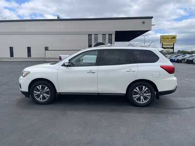 2018 Nissan Pathfinder, $15987. Photo 5