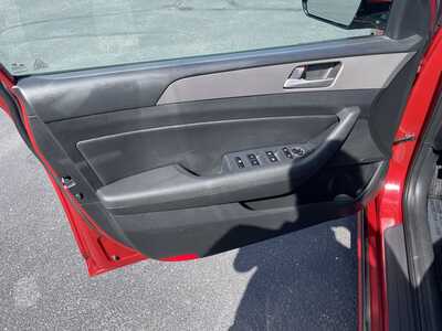 2018 Hyundai Sonata, $14900. Photo 12