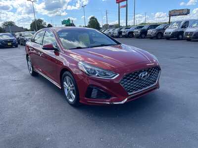 2018 Hyundai Sonata, $14900. Photo 2