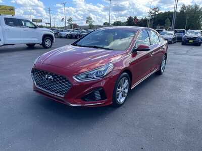 2018 Hyundai Sonata, $14900. Photo 4