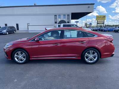 2018 Hyundai Sonata, $14900. Photo 5