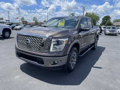 2019 Nissan Titan, $30900. Photo 6