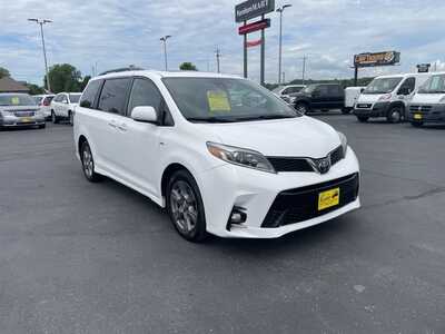 2019 Toyota Sienna, $24495. Photo 2