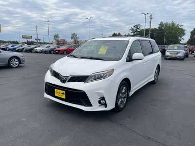 2019 Toyota Sienna, $24495. Photo 4