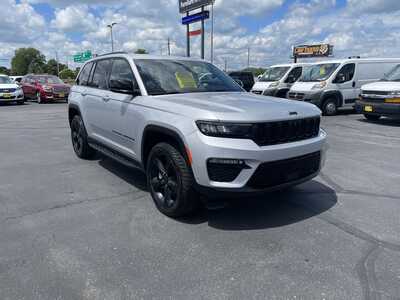 2024 Jeep Grand Cherokee, $32977. Photo 2