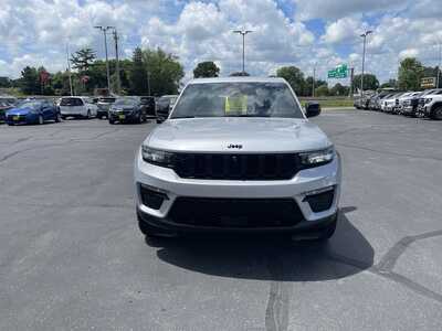 2024 Jeep Grand Cherokee, $32977. Photo 3