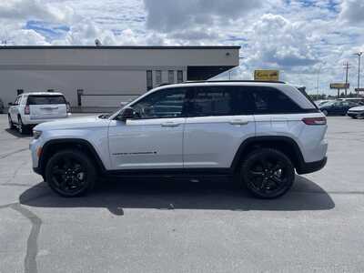2024 Jeep Grand Cherokee, $32977. Photo 5