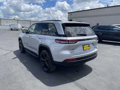 2024 Jeep Grand Cherokee, $32977. Photo 6