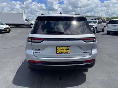 2024 Jeep Grand Cherokee, $32977. Photo 7