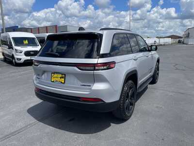 2024 Jeep Grand Cherokee, $32977. Photo 8