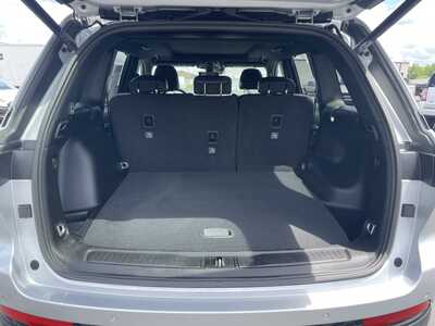 2024 Jeep Grand Cherokee, $32977. Photo 9