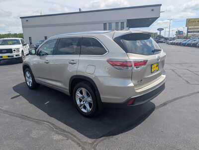 2016 Toyota Highlander, $16295. Photo 6