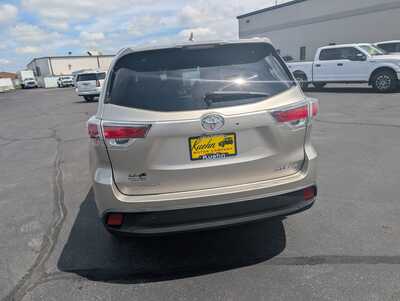 2016 Toyota Highlander, $16295. Photo 7