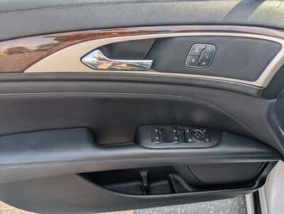 2018 Lincoln MKZ, $20975. Photo 10