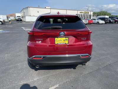 2021 Toyota Venza, $29957. Photo 8