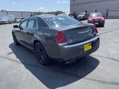 2015 Chrysler 300, $14927. Photo 6