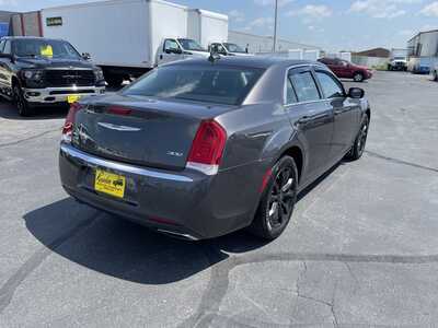2015 Chrysler 300, $14927. Photo 8