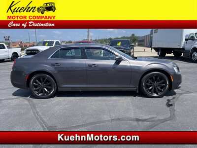 2015 Chrysler 300, $14927. Photo 1