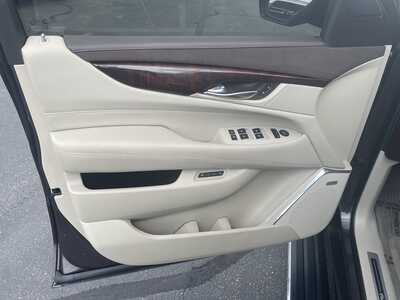 2016 Cadillac Escalade ESV, $36495. Photo 12
