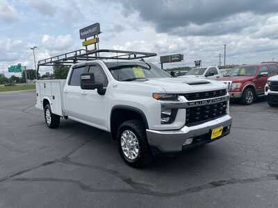 2022 Chevrolet 2500 Crew Cab, $35979. Photo 2