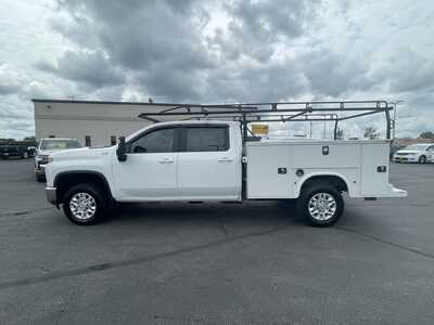 2022 Chevrolet 2500 Crew Cab, $35979. Photo 5