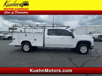 2022 Chevrolet 2500 Crew Cab, $35979. Photo 1