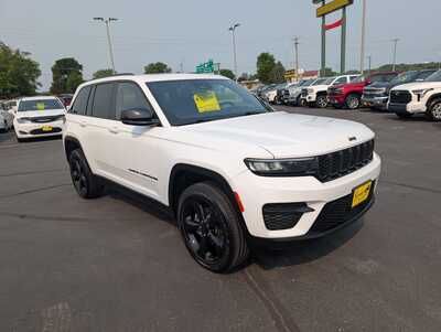 2023 Jeep Grand Cherokee, $28997. Photo 2