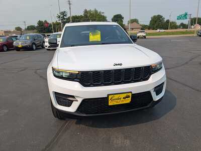 2023 Jeep Grand Cherokee, $28997. Photo 3