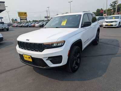 2023 Jeep Grand Cherokee, $28997. Photo 4