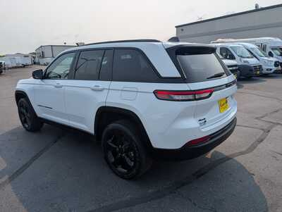 2023 Jeep Grand Cherokee, $28997. Photo 6