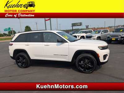 2023 Jeep Grand Cherokee, $28997. Photo 1