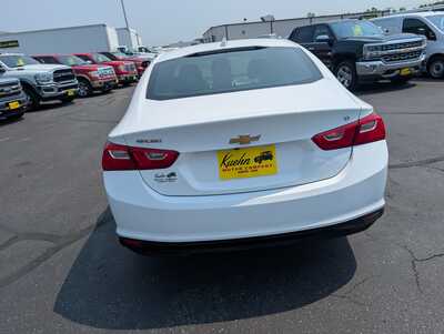 2017 Chevrolet Malibu, $9995. Photo 7
