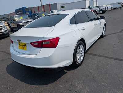 2017 Chevrolet Malibu, $9995. Photo 8