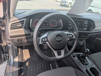 2020 Volkswagen Jetta, $16927. Photo 12