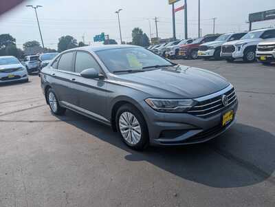 2020 Volkswagen Jetta, $16927. Photo 2