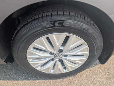 2020 Volkswagen Jetta, $16927. Photo 9