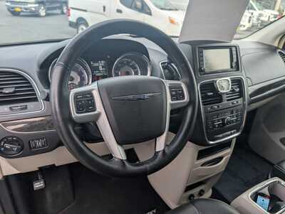 2016 Chrysler Town & Country, $14987. Photo 12