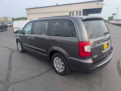 2016 Chrysler Town & Country, $14987. Photo 6