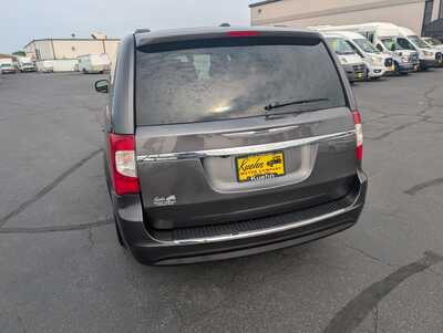 2016 Chrysler Town & Country, $14987. Photo 7