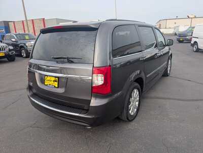 2016 Chrysler Town & Country, $14987. Photo 8