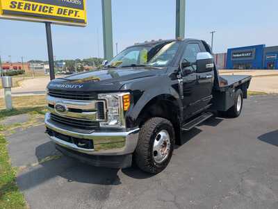 2017 Ford F350 Reg Cab, $29947. Photo 4