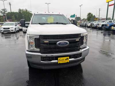 2018 Ford F250 Crew Cab, $27981. Photo 3