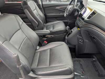 2018 Honda Pilot, $28995. Photo 11