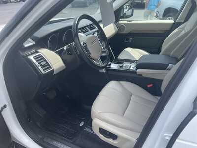 2017 Land Rover Discovery, $16900. Photo 12