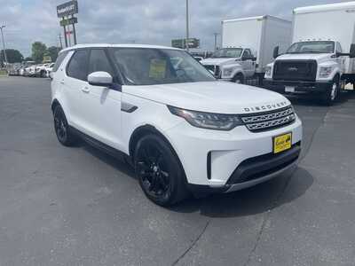2017 Land Rover Discovery, $16900. Photo 2