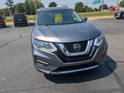 2018 Nissan Rogue, $13977. Photo 3