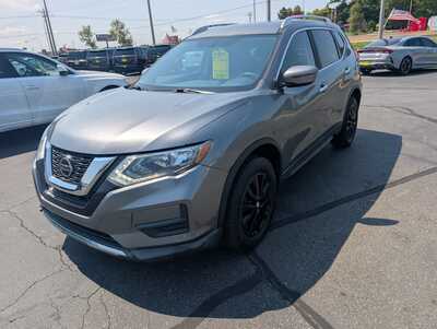 2018 Nissan Rogue, $13977. Photo 4