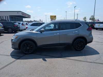 2018 Nissan Rogue, $13977. Photo 5