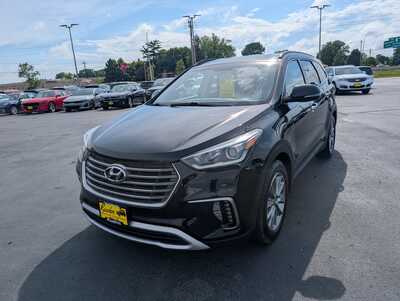 2017 Hyundai Santa Fe, $11977. Photo 4