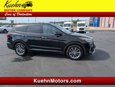 2017 Hyundai Santa Fe, $11977. Photo 1